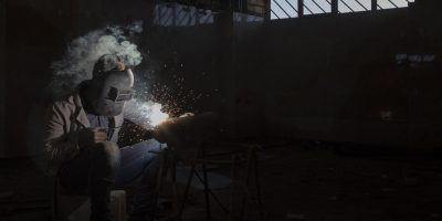 蚂蚁影视纪录片分区，展示自然人文历史纪录片封面，画面宏大写实